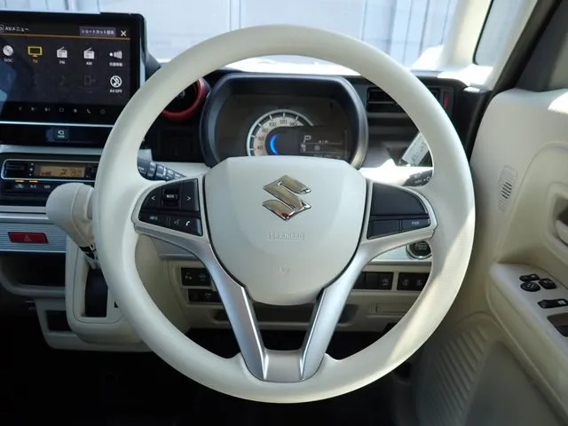 スペーシア（スズキ）の車両写真