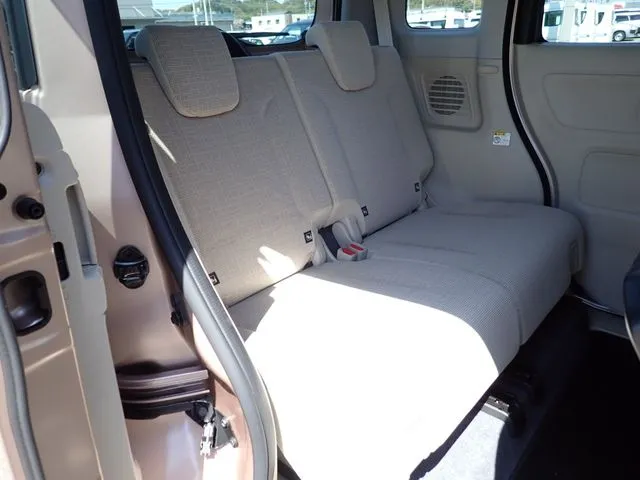 スペーシア（スズキ）の車両写真