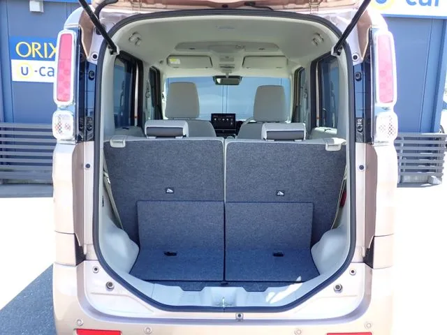 スペーシア（スズキ）の車両写真