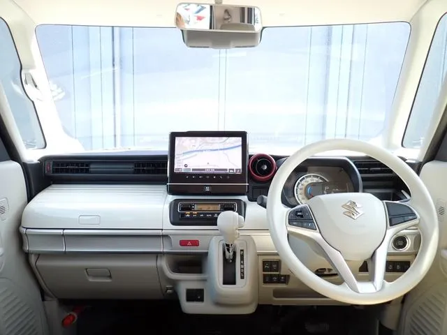 スペーシア（スズキ）の車両写真