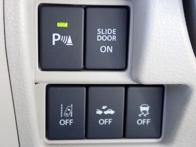 スペーシア（スズキ）の車両写真