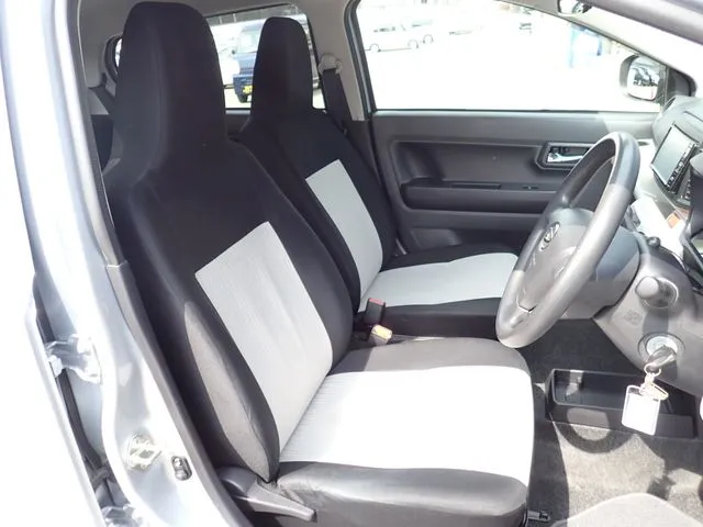 ミラ イース(ダイハツ)の車両写真