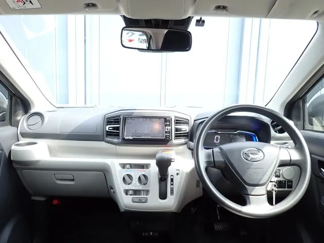 ミラ イース(ダイハツ)の車両写真