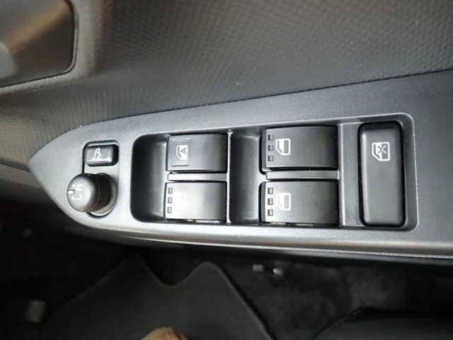 ミラ イース(ダイハツ)の車両写真