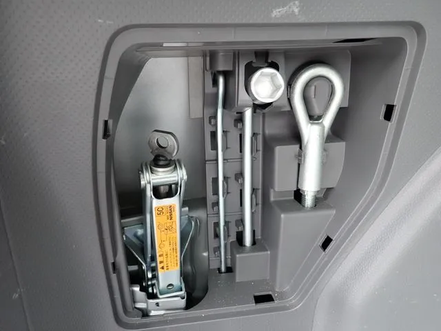 NV150 AD 2WD(ニッサン)の車両写真