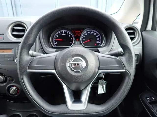 ニッサン　ノート