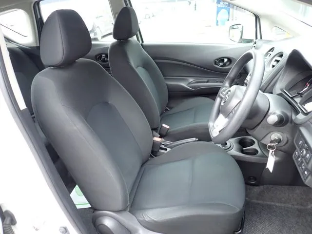 ニッサン　ノート