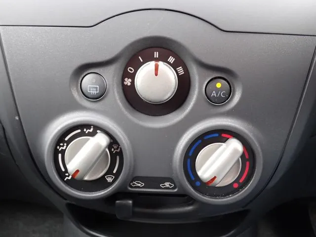 ニッサン　ノート