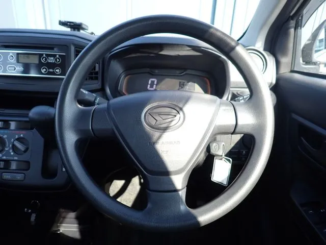 ミラ　イース（ダイハツ）の車両写真