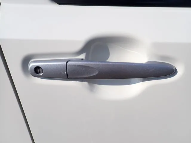 ミラ　イース（ダイハツ）の車両写真