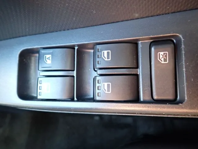 ミラ　イース（ダイハツ）の車両写真