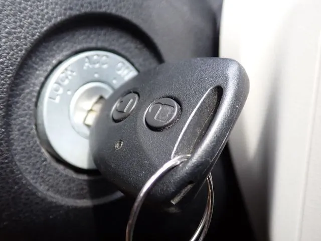 ミラ　イース（ダイハツ）の車両写真