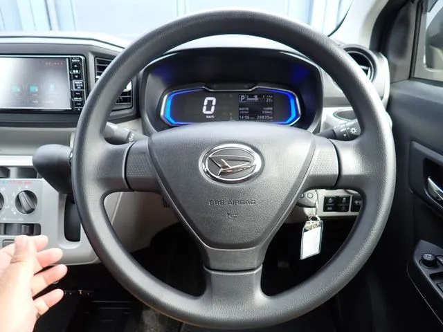 ミラ　イース（ダイハツ）の車両写真