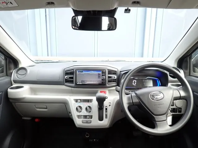 ミラ　イース（ダイハツ）の車両写真