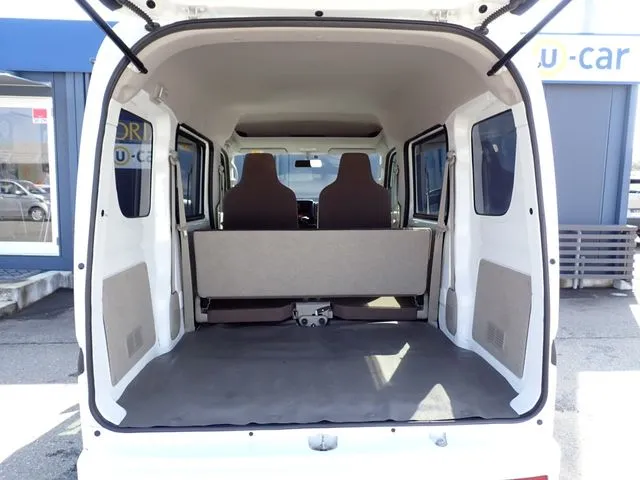 エブリイバン（スズキ）の車両写真