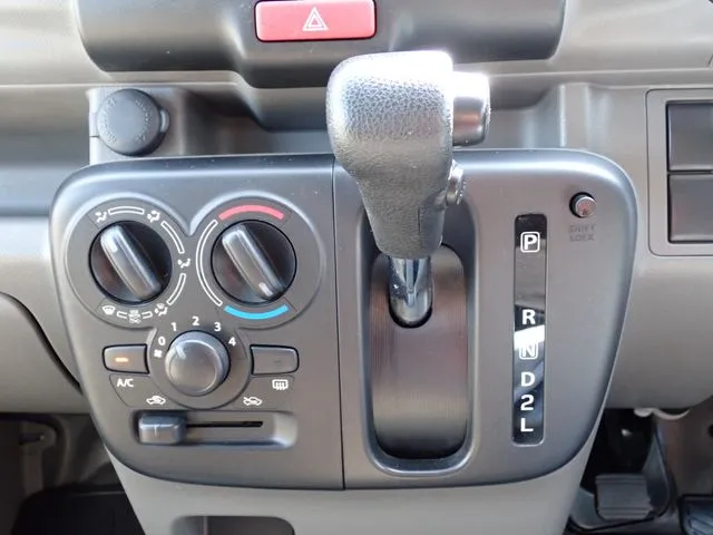 エブリイバン（スズキ）の車両写真