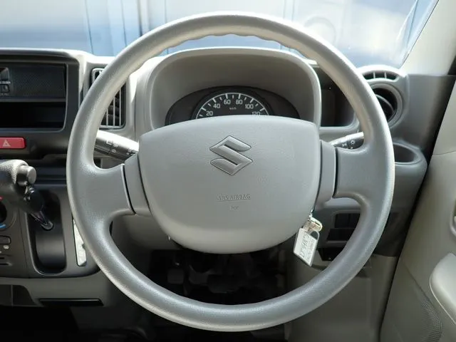 エブリイバン（スズキ）の車両写真