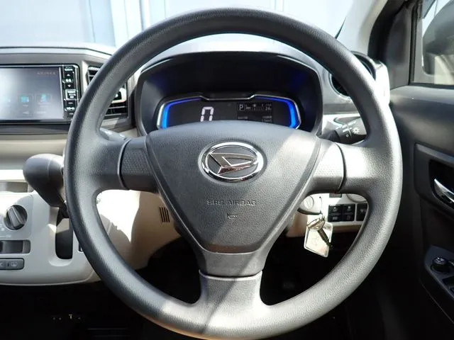 ミラ イース(ダイハツ)の車両写真