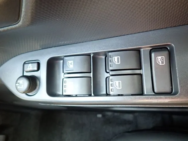 ミラ イース(ダイハツ)の車両写真