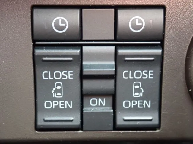 トール（ダイハツ）の車両写真