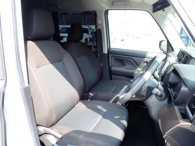 トール（ダイハツ）の車両写真