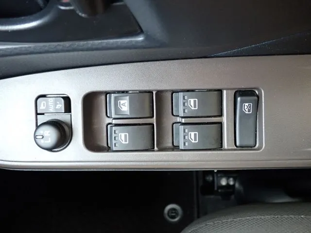 トール（ダイハツ）の車両写真