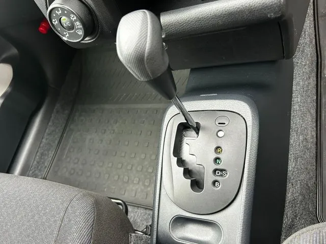 プロボックスバン　２ＷＤ（トヨタ）の車両写真