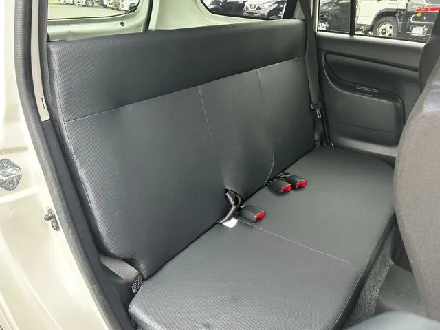 プロボックスバン　２ＷＤ（トヨタ）の車両写真