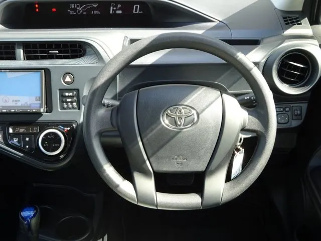 アクア（トヨタ）の車両写真