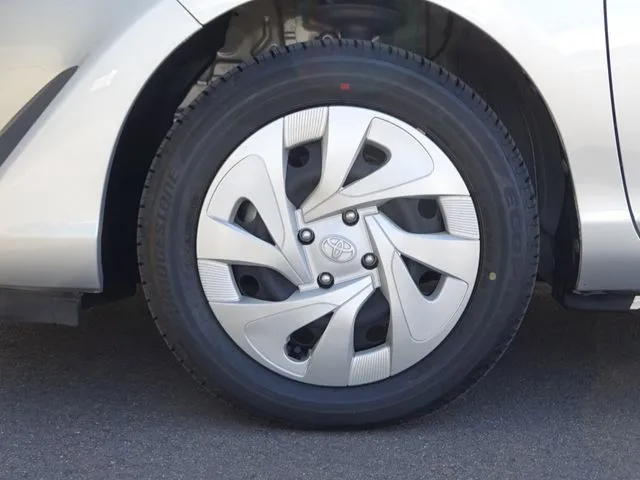アクア（トヨタ）の車両写真