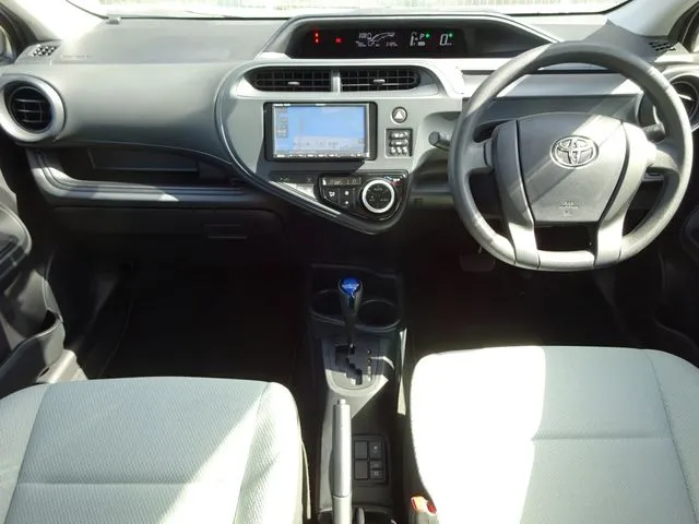 アクア（トヨタ）の車両写真