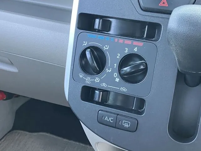 タント（ダイハツ）の車両写真