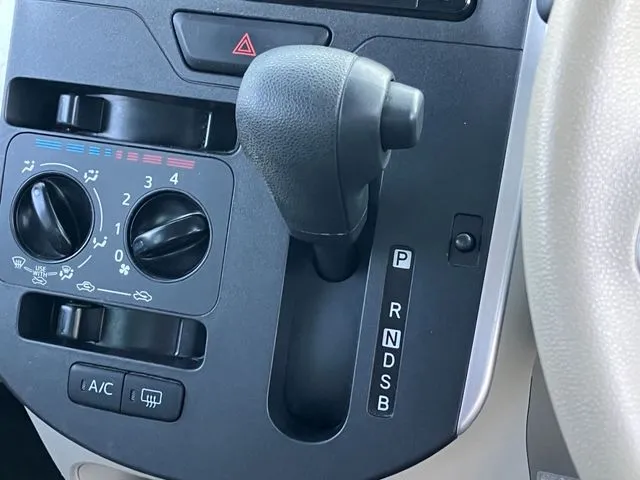 タント（ダイハツ）の車両写真