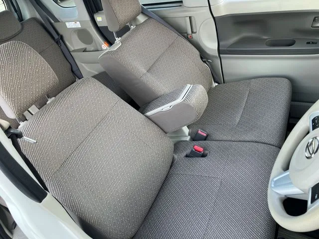 タント（ダイハツ）の車両写真