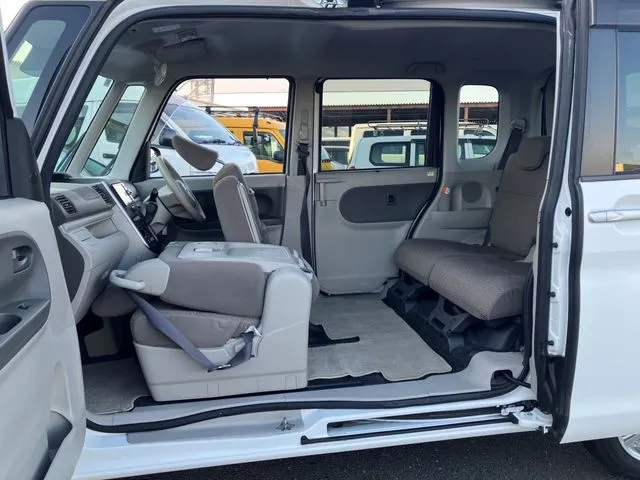 タント（ダイハツ）の車両写真