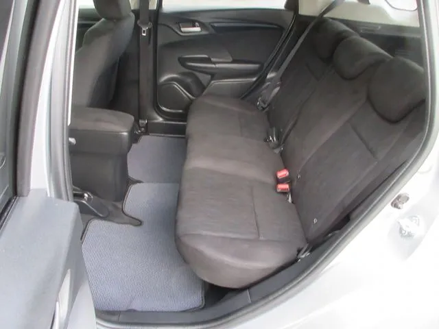 シャトル　ハイブリッド　４ＷＤ（ホンダ）の車両写真