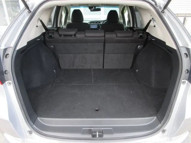 シャトル　ハイブリッド　４ＷＤ（ホンダ）の車両写真