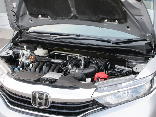 シャトル　ハイブリッド　４ＷＤ（ホンダ）の車両写真