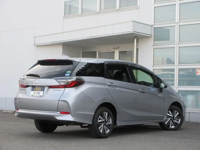 シャトル　ハイブリッド　４ＷＤ（ホンダ）の車両写真