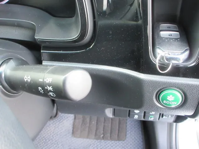 シャトル　ハイブリッド　４ＷＤ（ホンダ）の車両写真