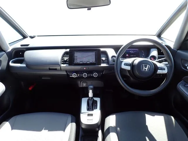 フィット　４ＷＤ（ホンダ）の車両写真