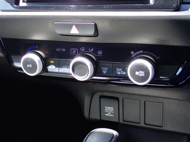 フィット　４ＷＤ（ホンダ）の車両写真