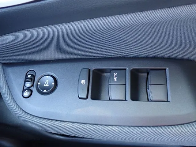 フィット　ｅ：ＨＥＶ（ホンダ）の車両写真