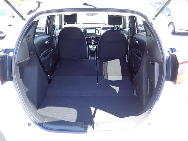 フィット　ｅ：ＨＥＶ（ホンダ）の車両写真