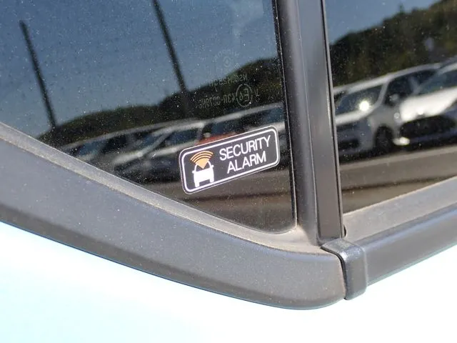 ミラ　イース（ダイハツ）の車両写真