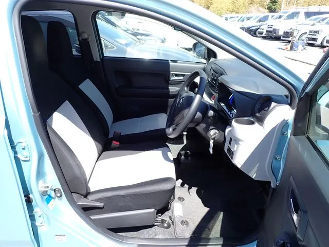 ミラ　イース（ダイハツ）の車両写真