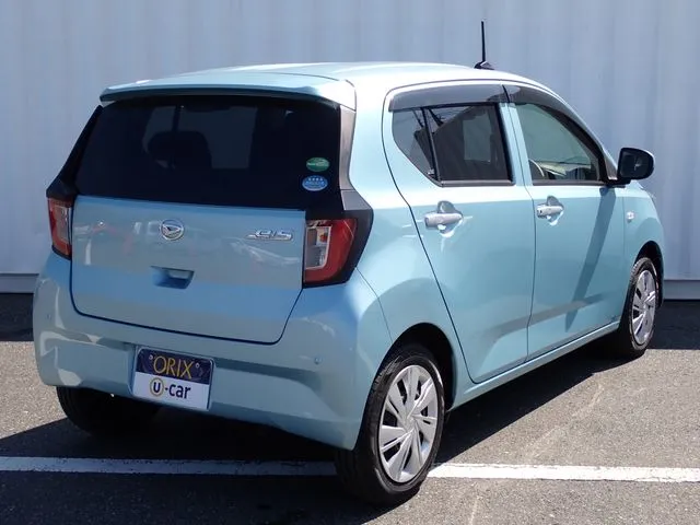 ミラ　イース（ダイハツ）の車両写真