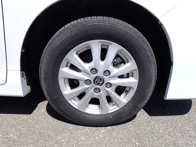 ノア　ハイブリッド（トヨタ）の車両写真