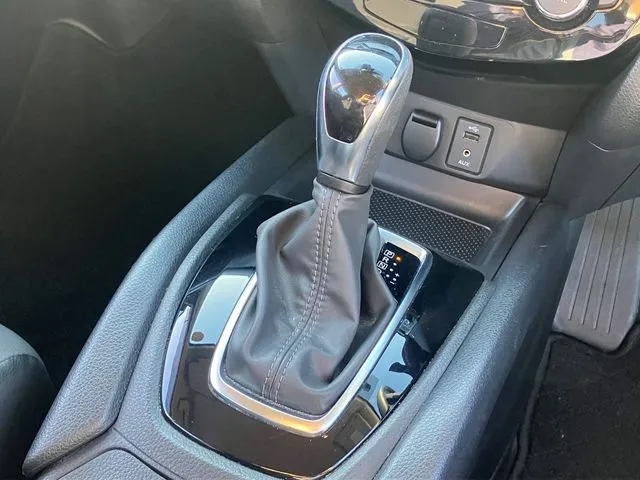 ニッサン エクストレイル ハイブリッド 4WD