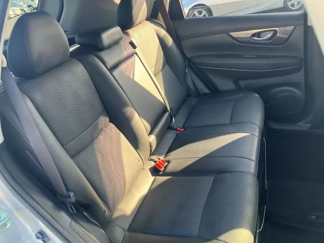 ニッサン エクストレイル ハイブリッド 4WD